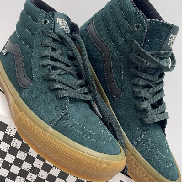 Vans Men’s Skate Sk8-Hi Green/Gum
VN0A2Z3317P
Sneakers - Picture 7 of 16